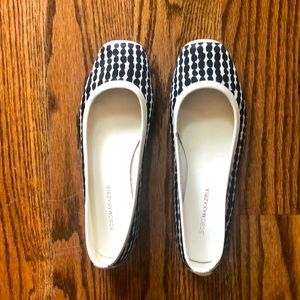 BCBG navy/white ballet flat. Never worn. Size 7.